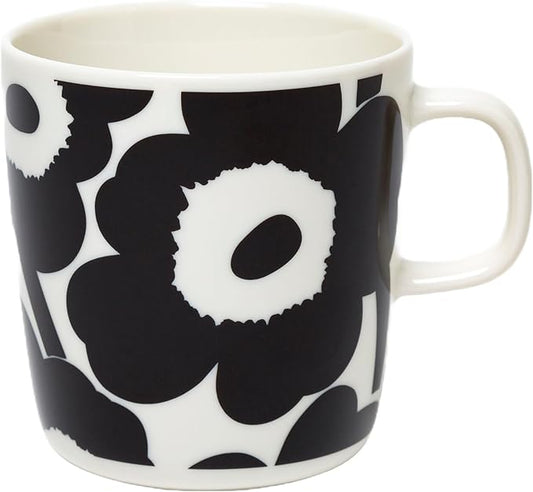 MARIMEKKO Oiva Unikko Large Mug — Refine Your Kitchen Décor with Our Iconic Black & White Stoneware — Stylish Porcelain Coffee Mugs to Elevate Your Drinking Experience (14oz)